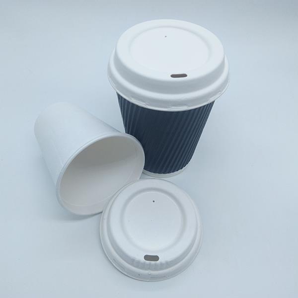 filiżanka kawy z trzciny cukrowej